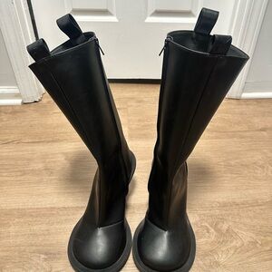 Elegant Black Heeled Boots for Women